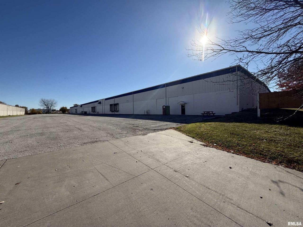 8201 W 42ND Street, Rock Island, IL 61201