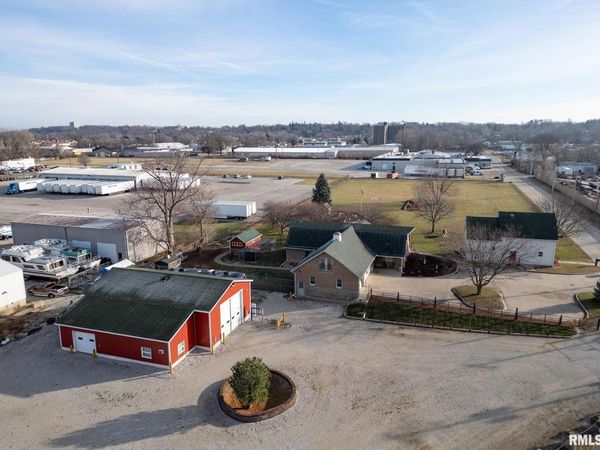 225 34TH Avenue, Rock Island, IL 61201