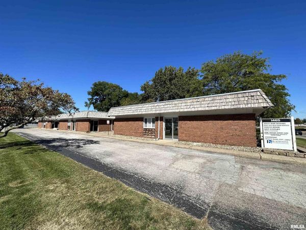 1465 41ST Street, Moline, IL 61265