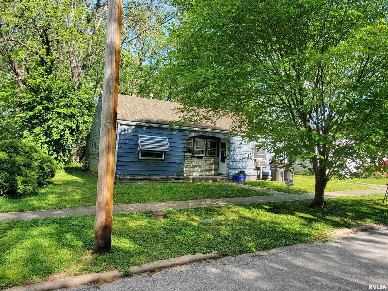 607 N ALMOND Street, Carbondale, IL 62901