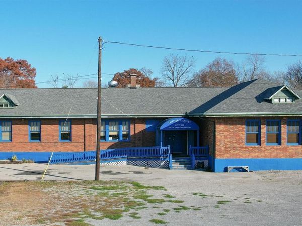 1001 E MAIN Street, Salem, IL 62881