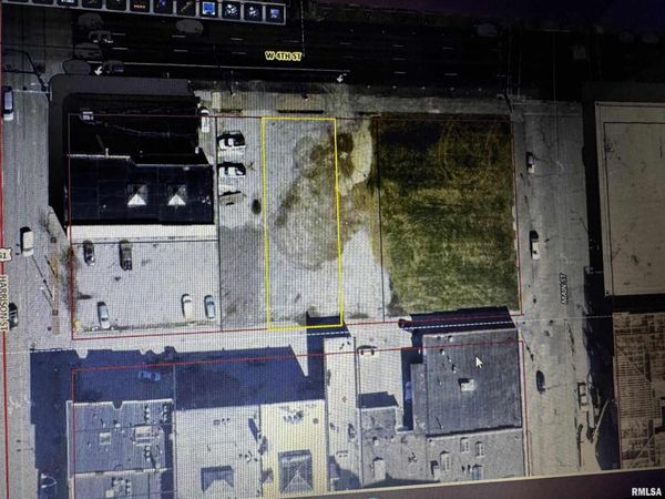 MAIN Street, Davenport, IA 52801