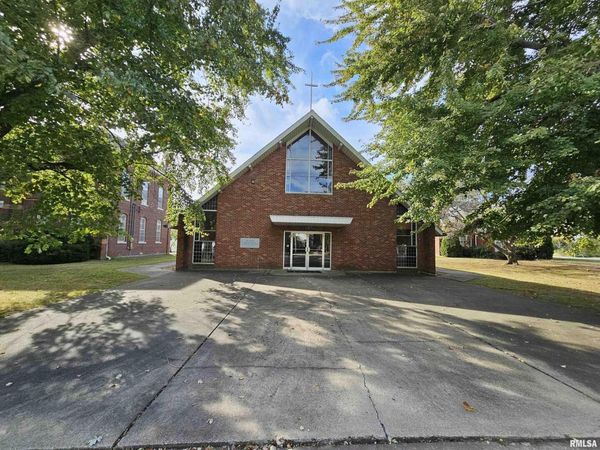 705 W MAIN Street, Dahlgren, IL 62828