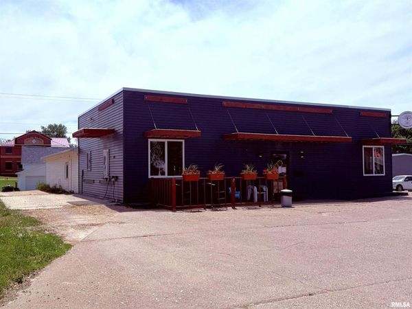 719 11TH Street, Dewitt, IA 52742