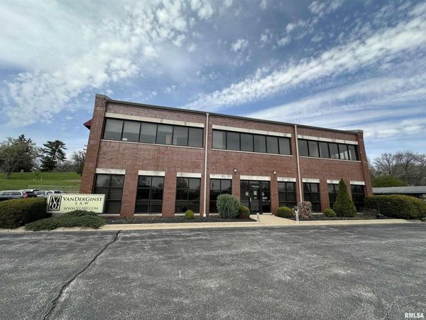 4950 38TH Avenue, Moline, IL 61265