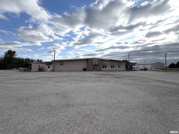 1708 SE 3rd St Street, Aledo, IL 61231