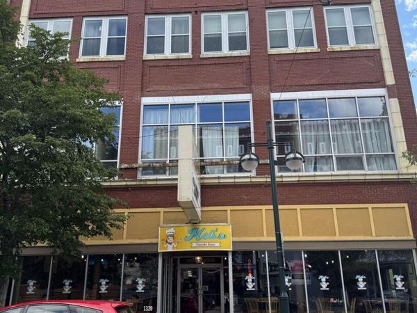 1320 5TH Avenue, Moline, IL 61265