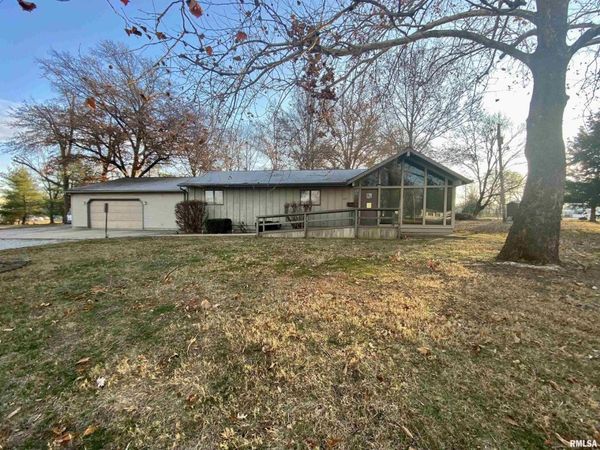 205 N DAVIS Avenue, Centralia, IL 62801