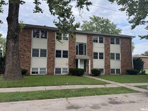 1913 15TH Street, Silvis, IL 61282