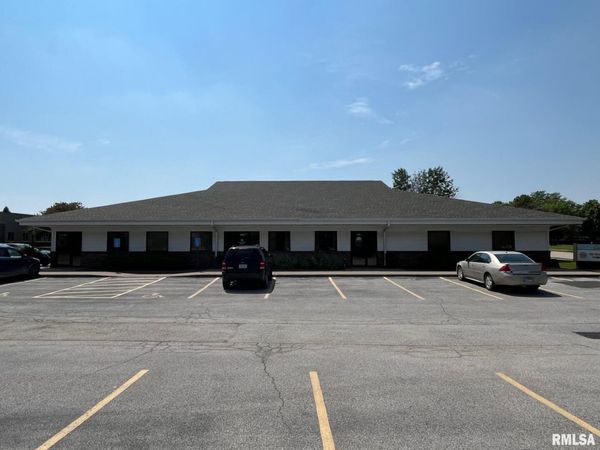 1747-1751 E 54TH Street, Davenport, IA 52807