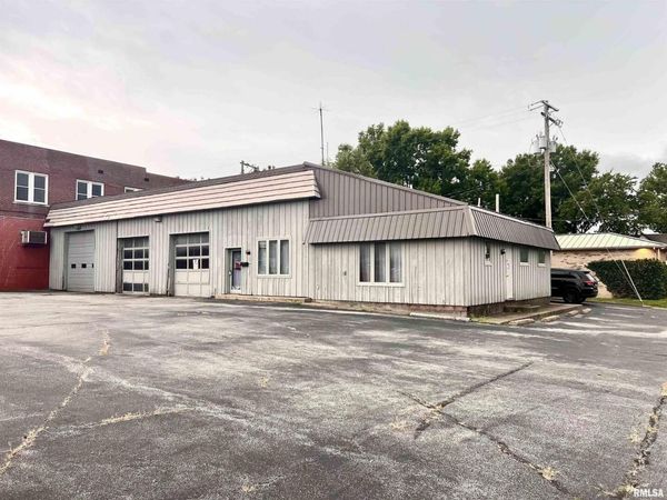 201 S Park Avenue, Herrin, IL 62948