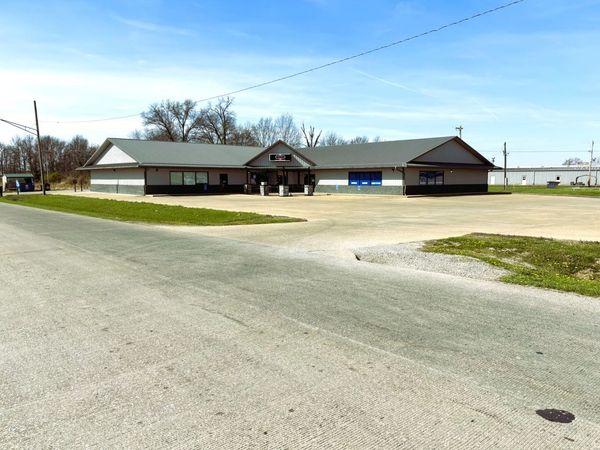 5 WILLIAMSON Drive, Fairfield, IL 62837