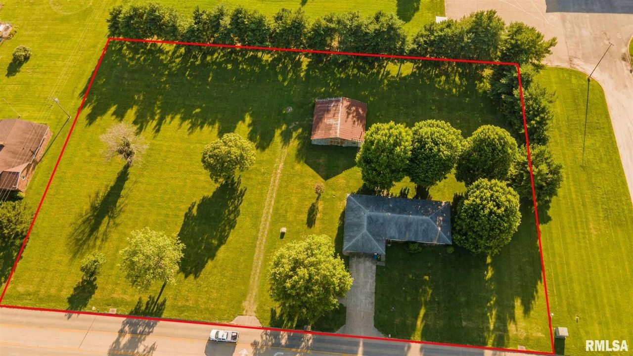 904 Halfway Road, Marion, IL 62959