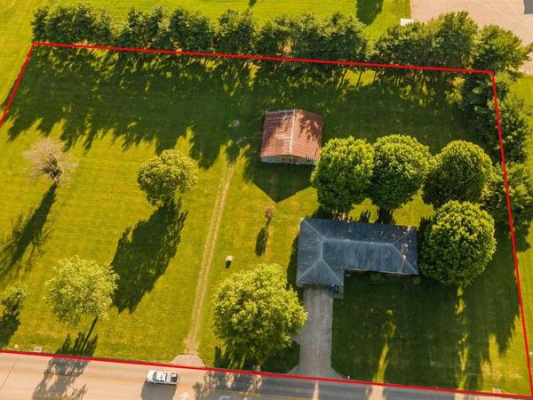 904 Halfway Road, Marion, IL 62959