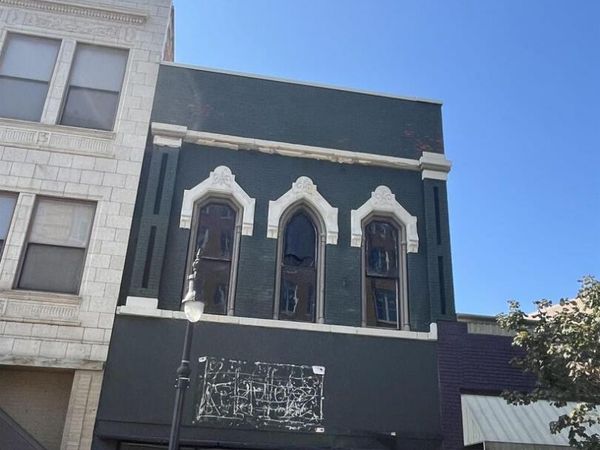 1704 2ND Avenue, Rock Island, IL 61201