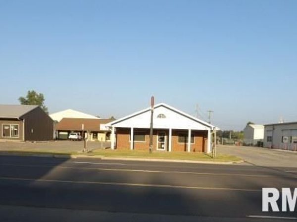 120 S COMMERCIAL Street, Harrisburg, IL 62946