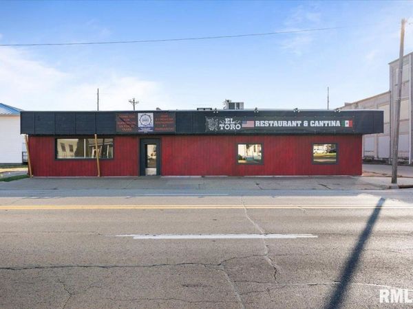 701-703 N 2ND Street, Clinton, IA 52732