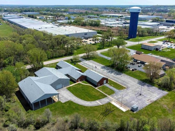 479 27TH Street, East Moline, IL 61244