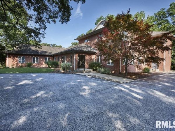 824 17TH Street, Moline, IL 61265