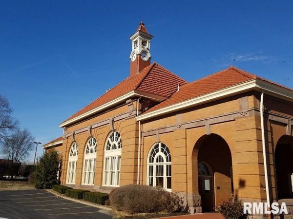 3031 5TH Avenue, Rock Island, IL 61201