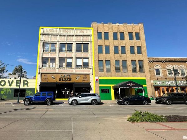 1405 5TH Avenue, Moline, IL 61265