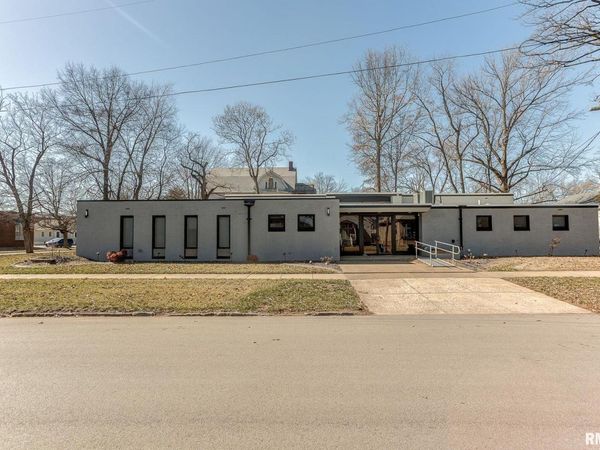 104 N PINE Street, Centralia, IL 62801