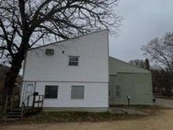 1802 Camanche Avenue, Clinton, IA 52732
