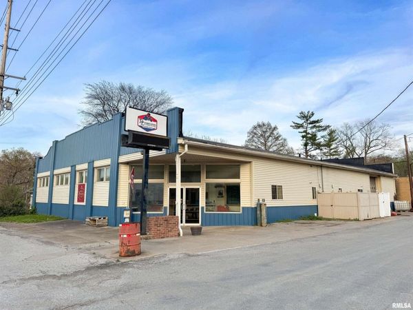 200 NE FRONT Street, Dongola, IL 62926