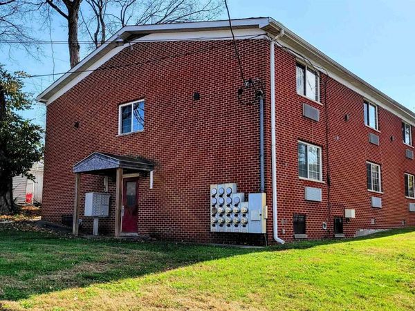 411 E HESTER, Carbondale, IL 62901