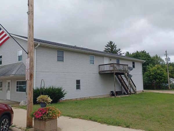 823 W MAIN Street, Thomson, IL 61285