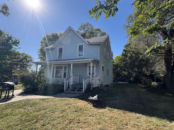 260 N BROAD Street, Galesburg, IL 61401