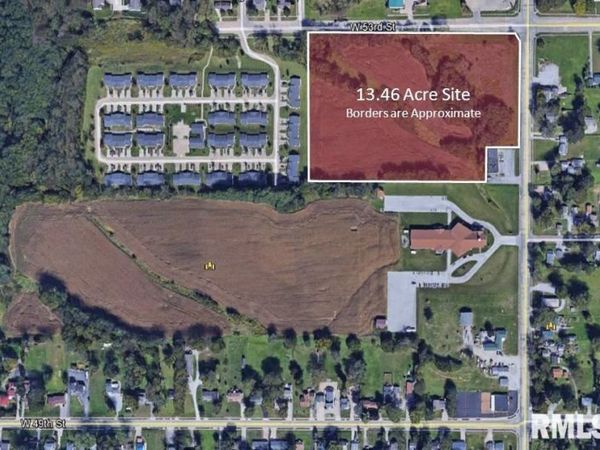 5086 N PINE Street, Davenport, IA 52806