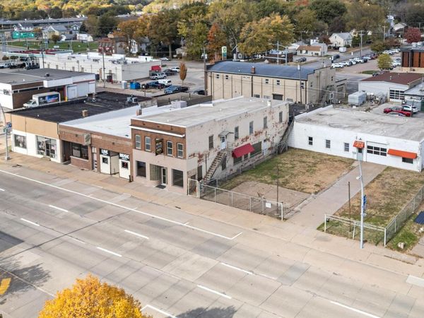 1716-1720& 1708 STATE Street, Bettendorf, IA 52722