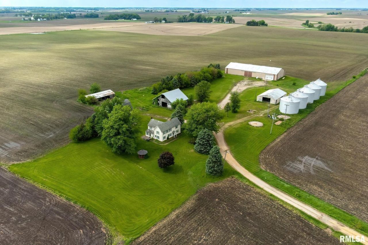 7936 Utica Ridge Road, Davenport, IA 52807 Main Photo