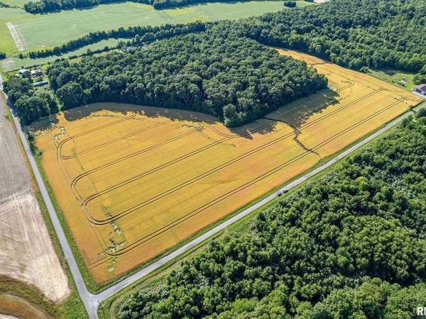 000 1325 N County Road, Cisne, IL 62823