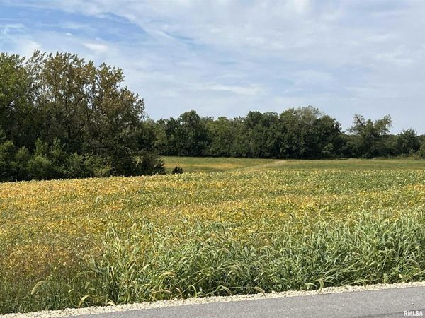 00 WELLS FERRY Road, Pleasant Valley, IA 52767