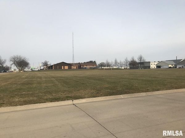 0 S 6TH Avenue, Eldridge, IA 52748