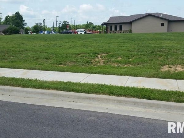 Lot 9 FINANCIAL, Carbondale, IL 62901