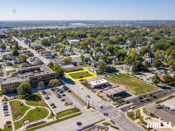 1720 N HARRISON Street, Davenport, IA 52803