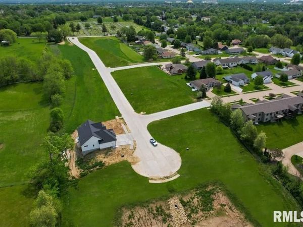 1933 Zara, Clinton, IA 52732