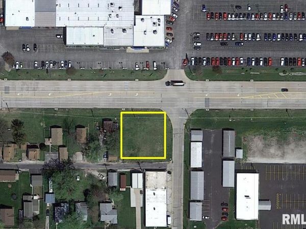 330 1ST Avenue E, Milan, IL 61264