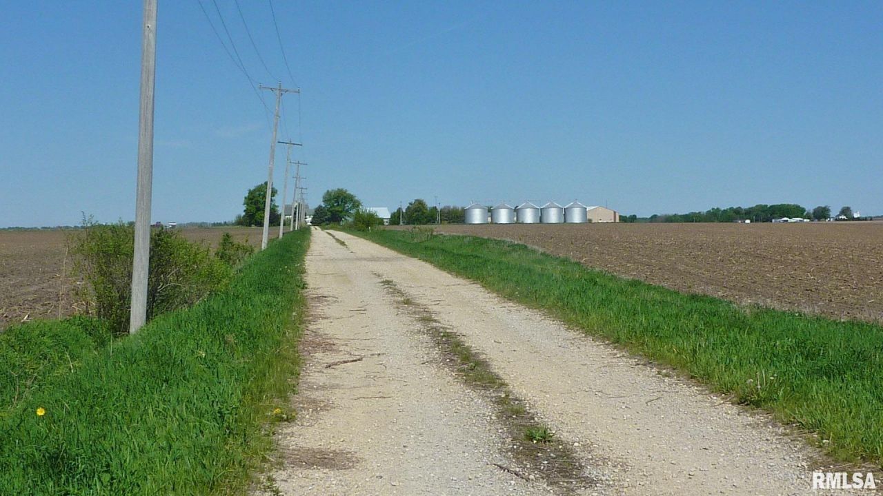 7936 Utica Ridge Road, Davenport, IA 52807 Main Photo