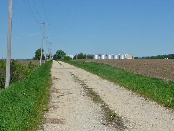 7936 UTICA RIDGE Road, Davenport, IA 52807