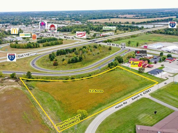 130 N Hotze Road, Salem, IL 62881