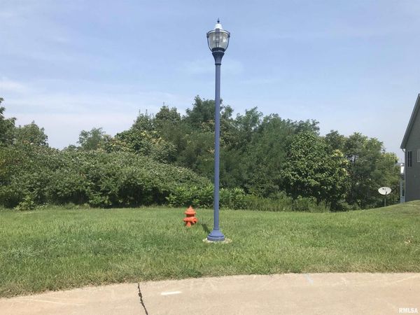 631 7TH Street Court, Moline, IL 61265