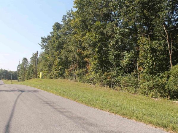 000 COUNTY LINE Road, Carbondale, IL 62901