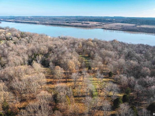1600 ALBERT Street, Golconda, IL 62938