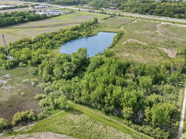 7300 John Deere Rd Road, Moline, IL 61265