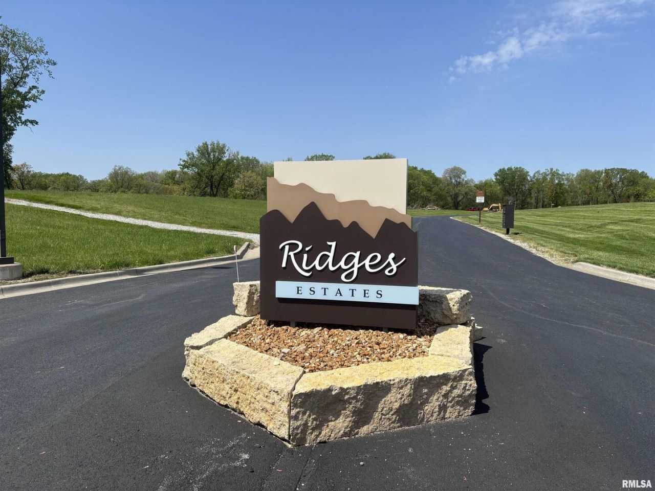 601 W 6th Street, Coal Valley, IL 61240 Main Photo