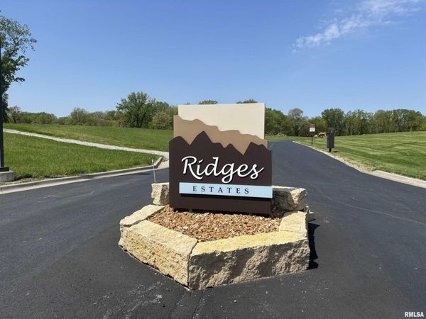 601 W 6TH Street, Coal Valley, IL 61240